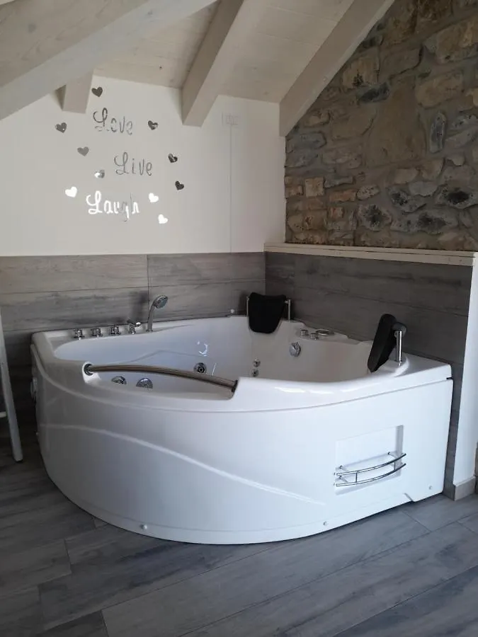 White Suite - Jacuzzi, Swimming Pool & Lake View Lezzeno 0*,  Italy