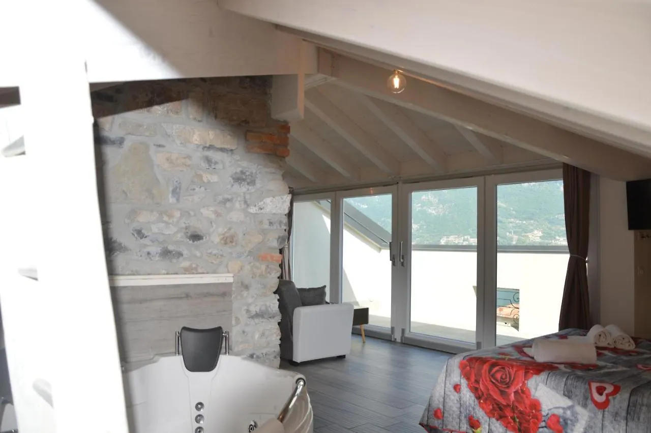 White Suite - Jacuzzi, Swimming Pool & Lake View Lezzeno