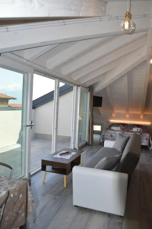 Apartment White Suite - Jacuzzi, Swimming Pool & Lake View Lezzeno Italy